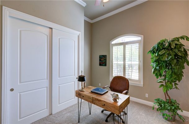 Home Office, Interior