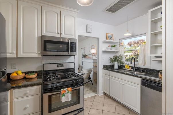 Interior, Kitchen, Pendant Lights, Stainless Steel Appliances