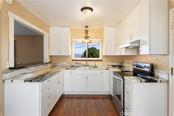 Interior, Kitchen, Pendant Lights, Wood Texture Flooring