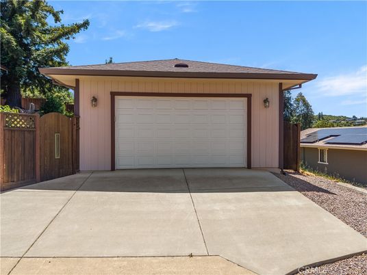 Detached Garage, Exterior