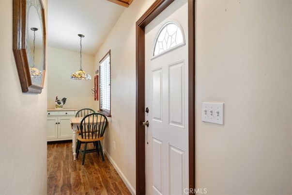 Interior, Pendant Lights, Wood Texture Flooring