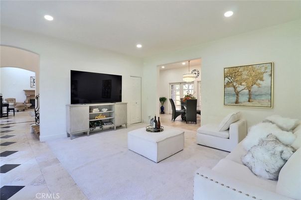 Chandelier, Dining room, Interior, Living room, Pendant Lights, Recessed Lighting
