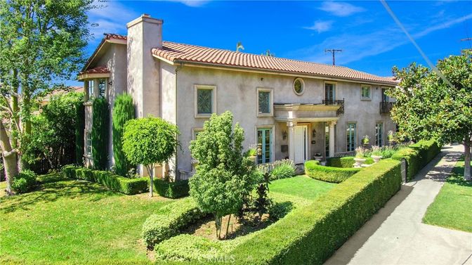 Backyard, Exterior, Facade, Mediterranean