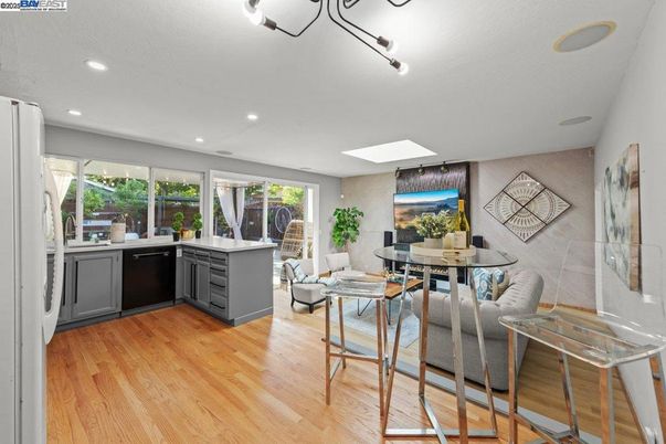 Dining room, Interior, Kitchen, Recessed Lighting, Wood Texture Flooring