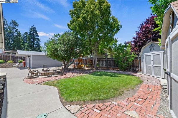 Backyard, Exterior, Playground