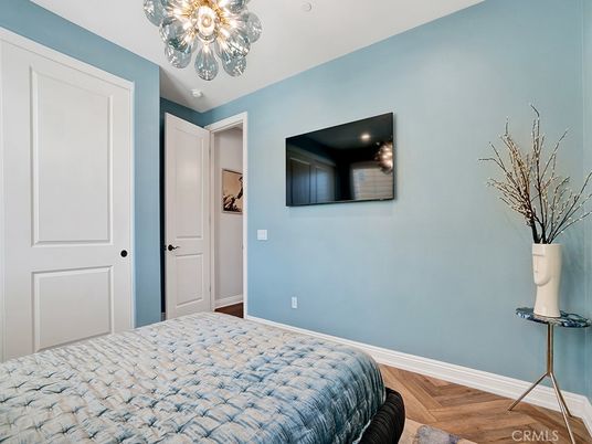 Interior, Pendant Lights, Recessed Lighting, Wood Texture Flooring
