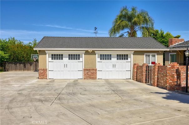 Detached Garage, Exterior