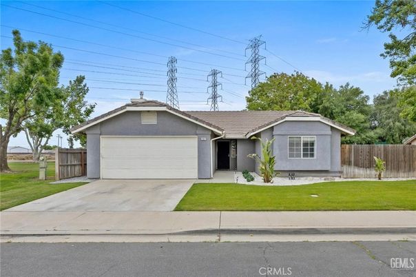 Attached, Exterior, Facade, Ranch