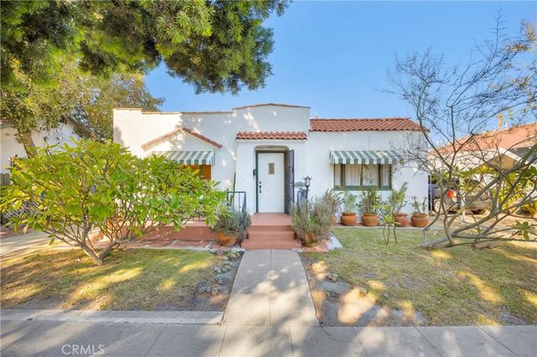 Exterior, Facade, Spanish Mediterranean