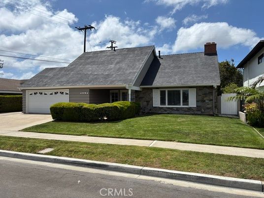 Attached, Exterior, Facade, Cape Cod