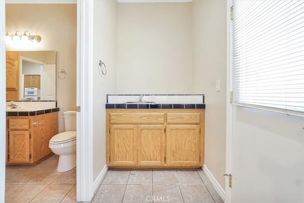 Bathroom, Interior, Tile Countertops