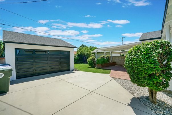 Detached Garage, Exterior