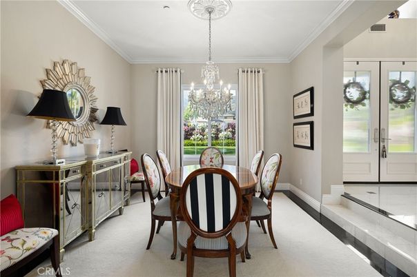 Chandelier, Dining room, Interior
