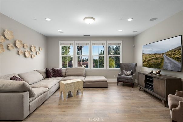 Interior, Living room, Recessed Lighting, Wood Texture Flooring