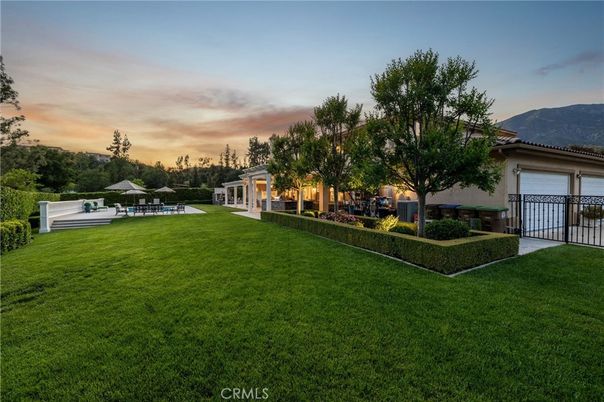 Backyard, Detached Garage, Exterior