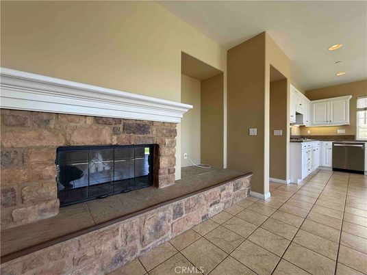 Fireplace, Interior, Kitchen, Recessed Lighting