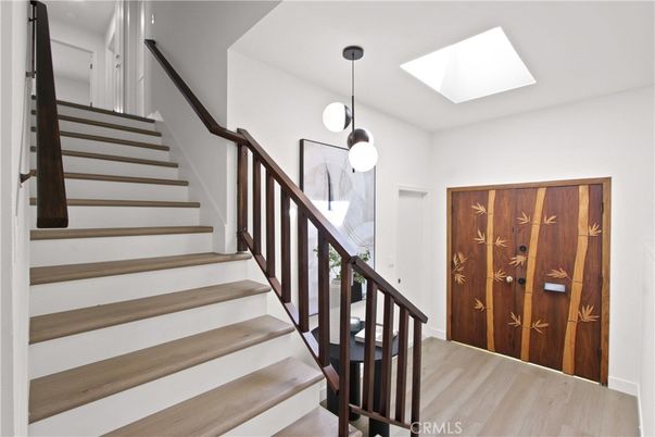 Interior, Pendant Lights, Wood Texture Flooring
