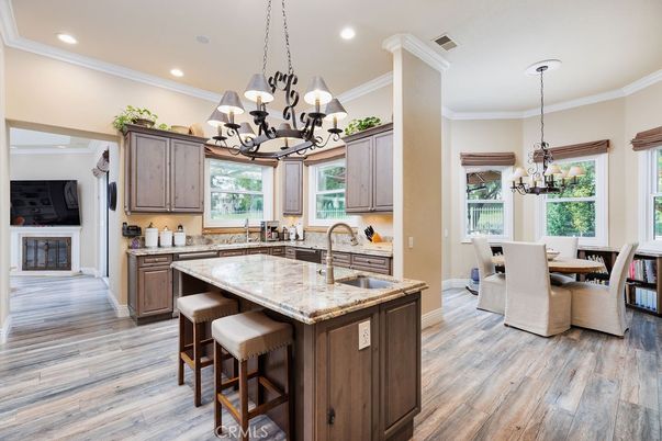 Chandelier, Dining room, Interior, Kitchen, Pendant Lights, Recessed Lighting, Wood Texture Flooring
