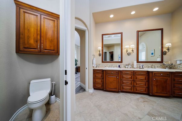 Bathroom, Dual Sink Vanities, Interior, Recessed Lighting