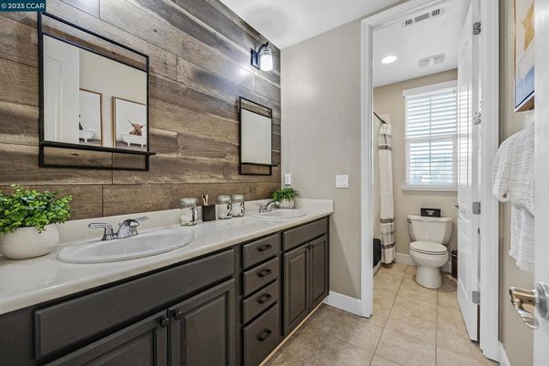 Bathroom, Dual Sink Vanities, Interior, Recessed Lighting