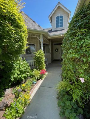 Exterior, Facade, Queen Anne Victorian