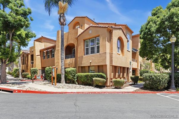 Exterior, Facade, Mediterranean