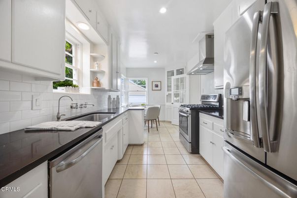 Dining room, Interior, Kitchen, Recessed Lighting, Stainless Steel Appliances