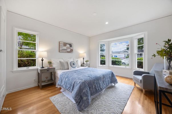 Bedroom, Interior, Recessed Lighting, Water, Wood Texture Flooring