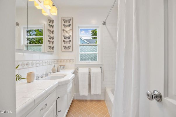 Bathroom, Interior, Tile Countertops