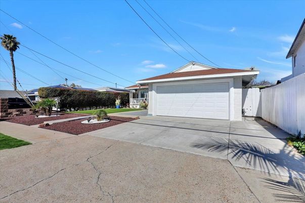 Detached Garage, Exterior