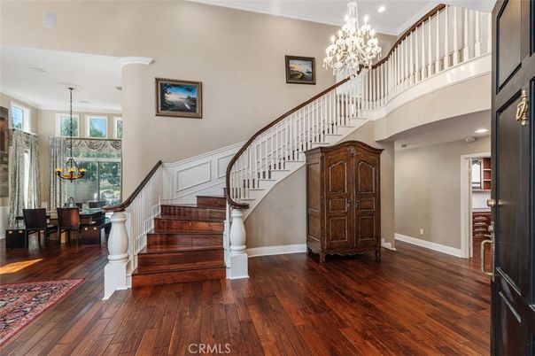 Chandelier, Dining room, Interior, Recessed Lighting, Wood Texture Flooring