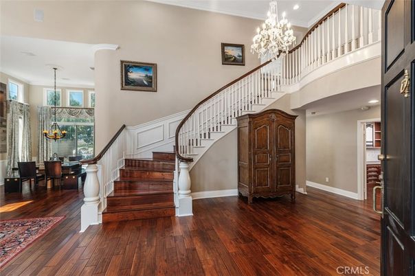 Chandelier, Dining room, Interior, Recessed Lighting, Wood Texture Flooring