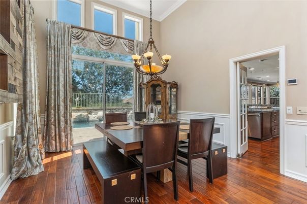 Chandelier, Dining room, Interior, Pendant Lights, Recessed Lighting, Wood Texture Flooring