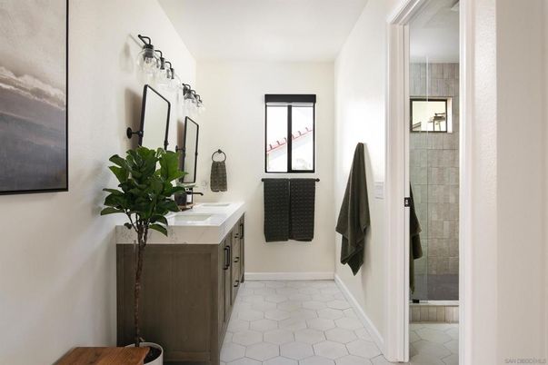 Bathroom, Dual Sink Vanities, Interior