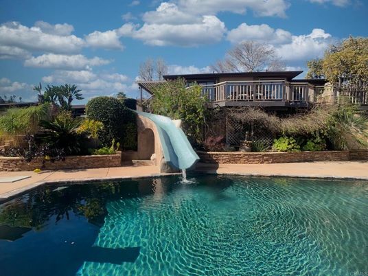 Exterior, Playground, Pool