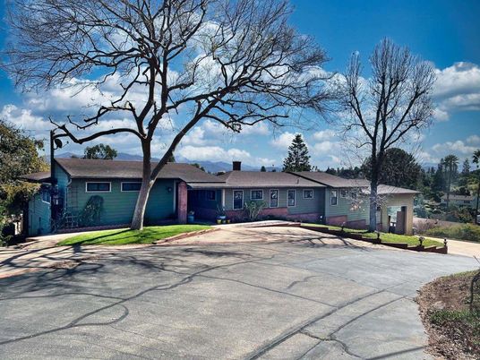 Attached, Exterior, Facade, Brick Facade, Ranch