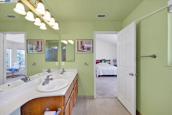 Bathroom, Bedroom, Dual Sink Vanities, Interior