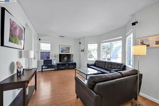 Interior, Living room, Pendant Lights, Wood Texture Flooring
