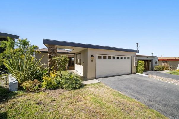 Attached, Exterior, Facade, Modern