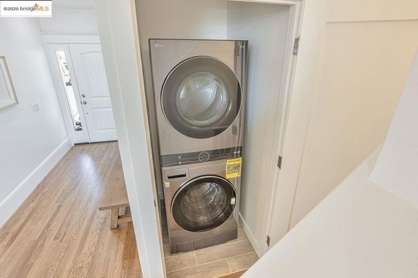 Interior, Utility Closets, Washer, Wood Texture Flooring