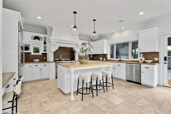 Interior, Kitchen, Pendant Lights, Recessed Lighting, Stainless Steel Appliances