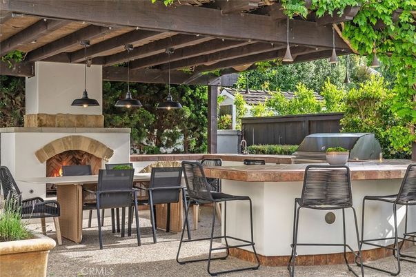 Exterior, Fireplace, Pendant Lights