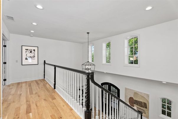 Interior, Pendant Lights, Recessed Lighting, Wood Texture Flooring