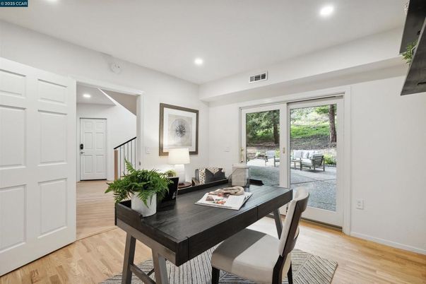 Interior, Recessed Lighting, Wood Texture Flooring