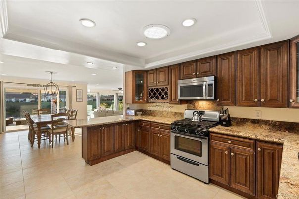 Chandelier, Dining room, Interior, Kitchen, Recessed Lighting, Stainless Steel Appliances
