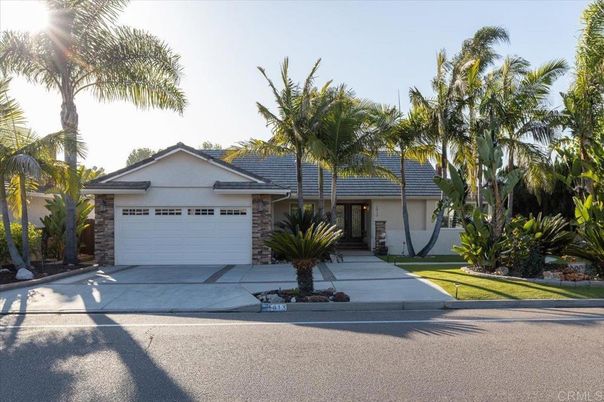 Attached, Exterior, Facade, Ranch
