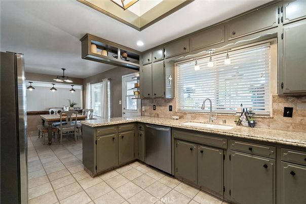 Dining room, Interior, Kitchen, Recessed Lighting
