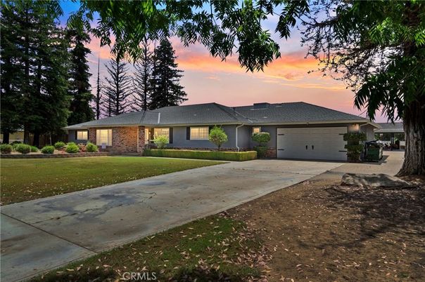 Attached, Backyard, Exterior, Facade, Brick Facade, Ranch