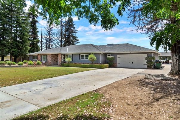 Attached, Exterior, Facade, Brick Facade, Ranch