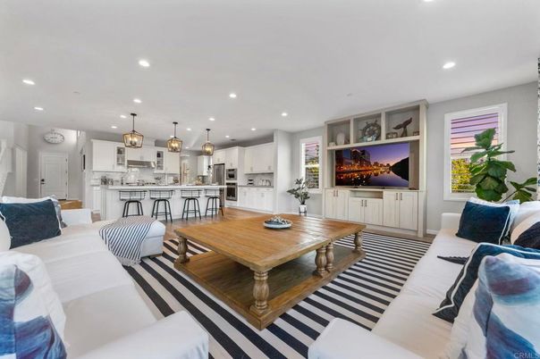 Interior, Kitchen, Living room, Pendant Lights, Recessed Lighting, Stainless Steel Appliances